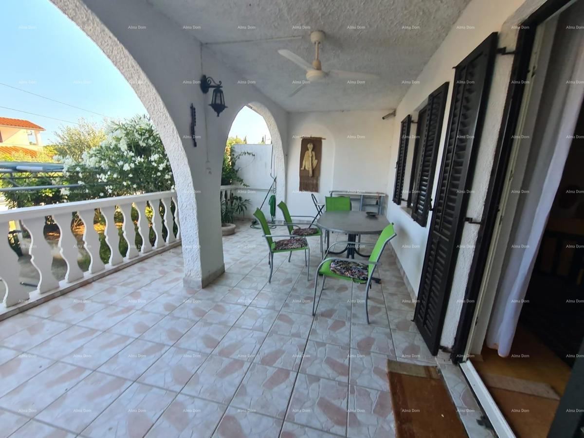 Premantura – Appartamento di 77 m² al piano terra con posto auto