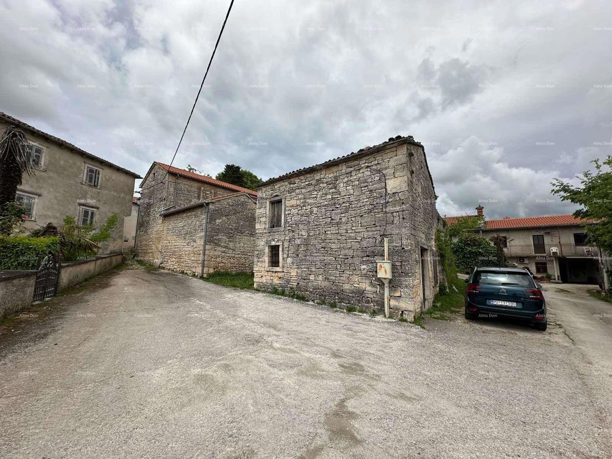 Vecchia casa in pietra in vendita,