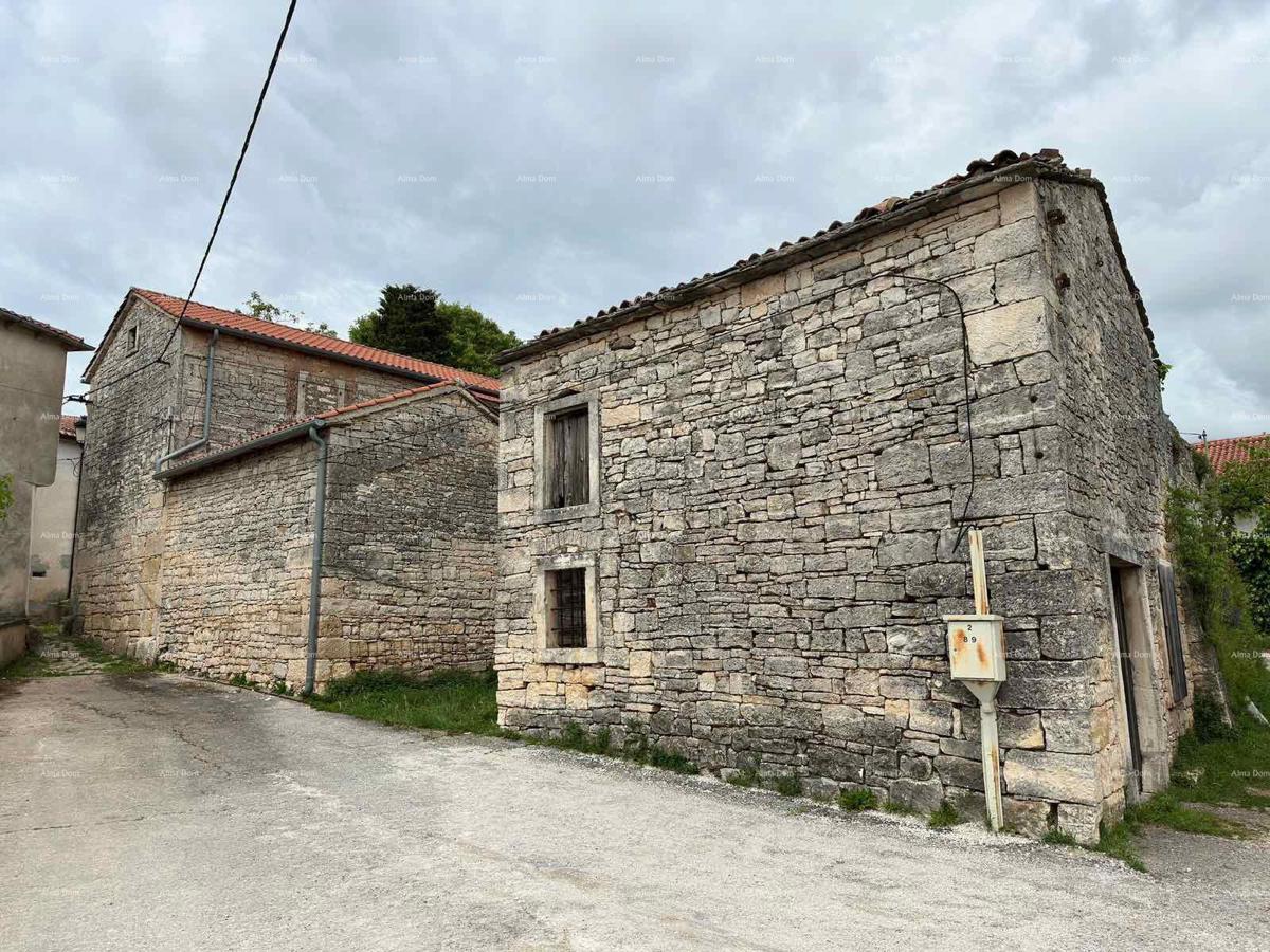 Vecchia casa in pietra in vendita,