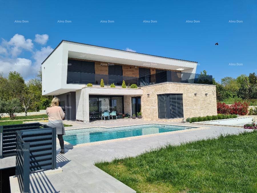 Nuova casa indipendente con piscina su un grande terreno, Medolino!