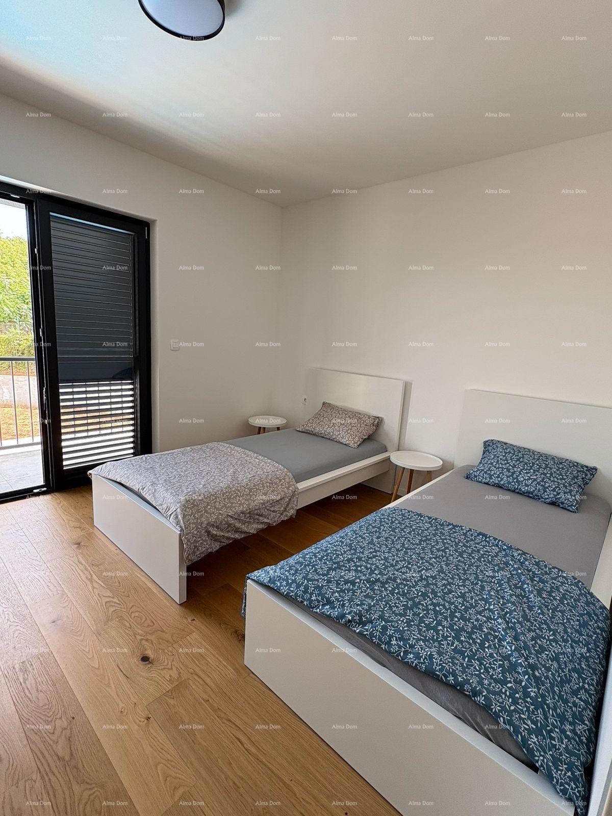 Vendita di una casa di nuova costruzione, arredata modernamente, con piscina, a Rakalj!