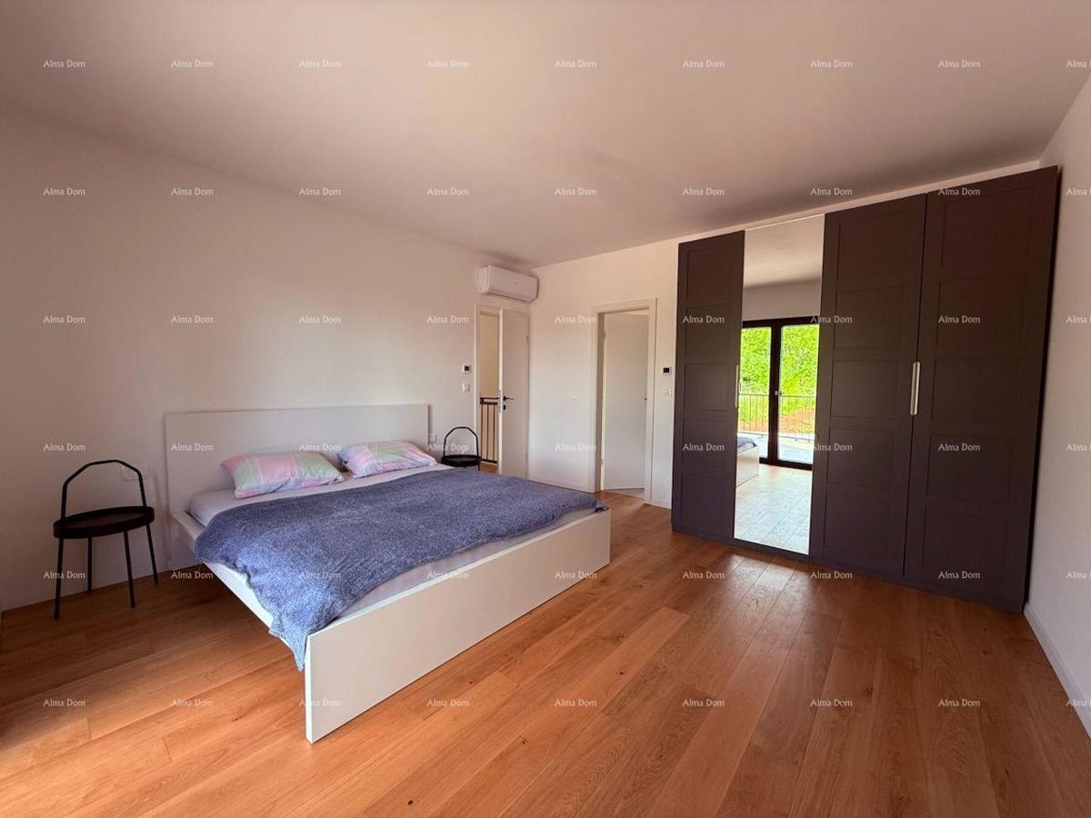 Vendita di una casa di nuova costruzione, arredata modernamente, con piscina, a Rakalj!