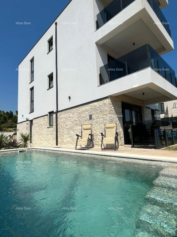 Moderna casa con piscina a Medulin, ideale per famiglie o investimenti!