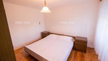 Autentica proprietà istriana vicino a Žminj – casa con grande potenziale!