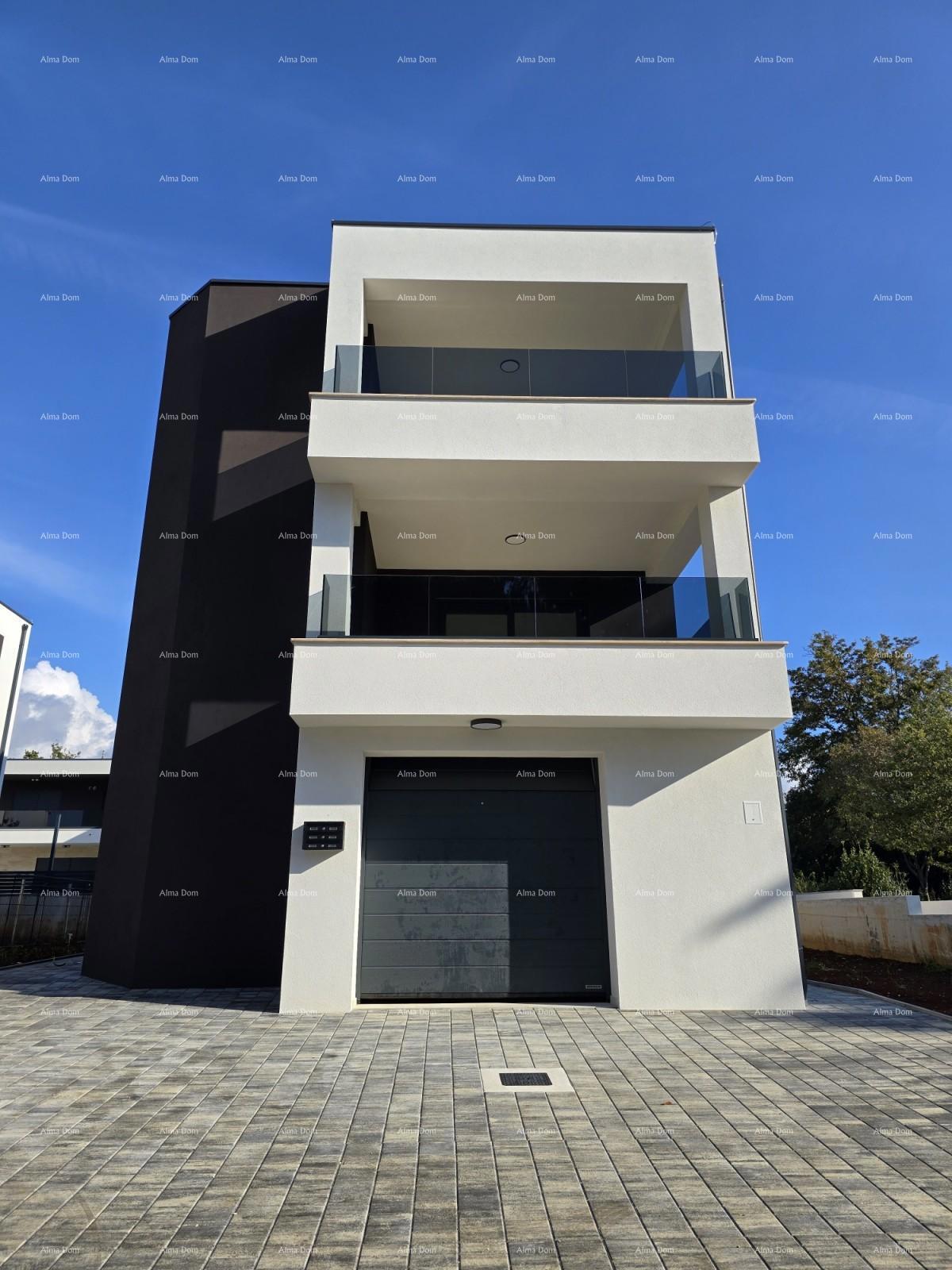 Attico in un nuovo edificio vicino al mare