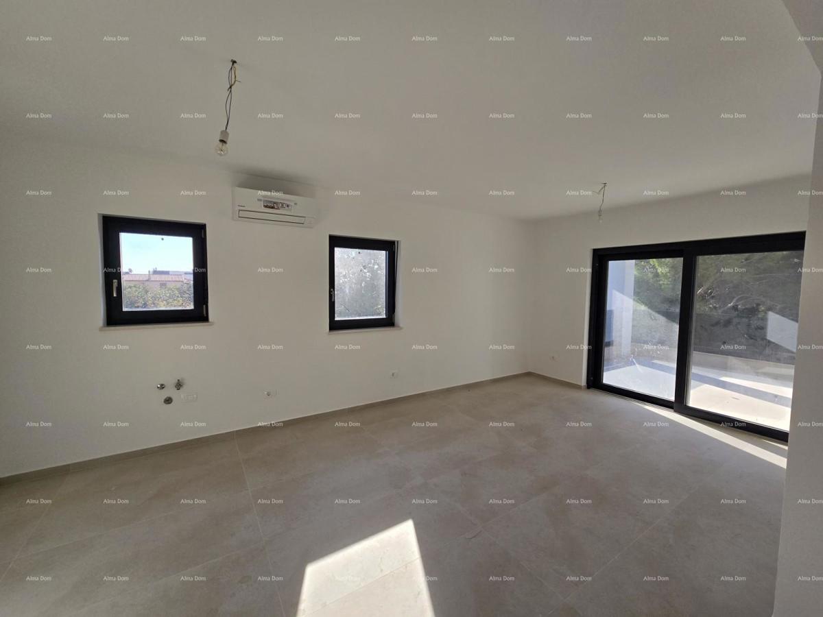 Attico in un nuovo edificio vicino al mare