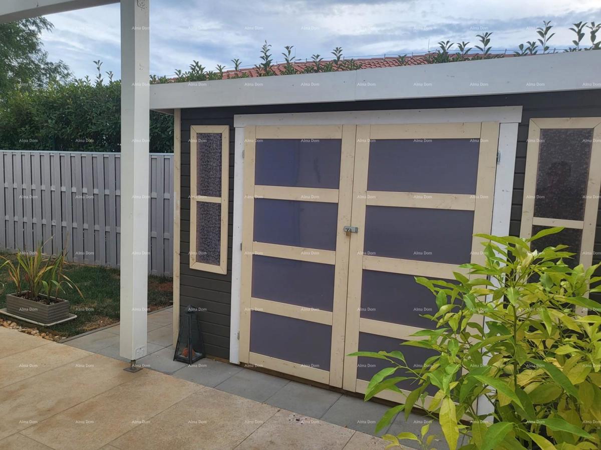 Cittanova, casa a un piano con piscina