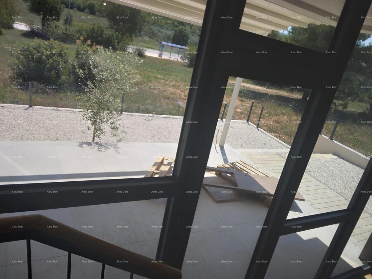 Nuovo complesso residenziale moderno, Rovigno! Appartamento su due livelli con posto auto e garage!