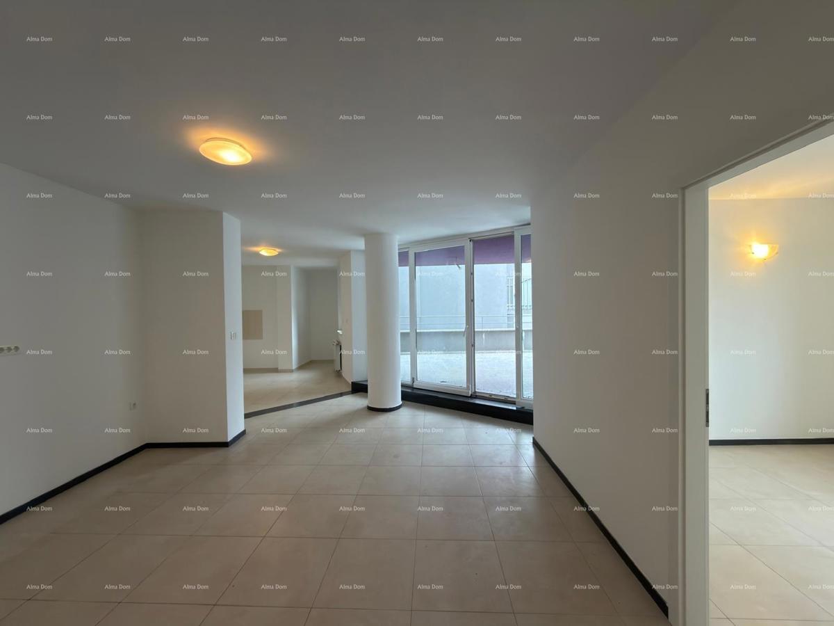 Posizione top! Vendita di un appartamento nelle immediate vicinanze del centro città, Pola!