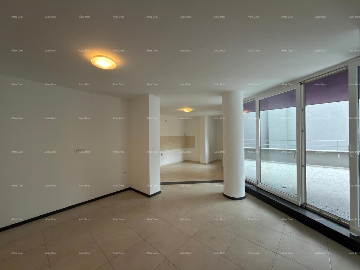 Posizione top! Vendita di un appartamento nelle immediate vicinanze del centro città, Pola!