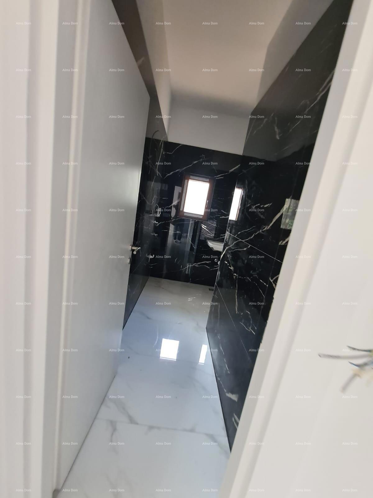 Poreč – casa familiare con due unità abitative