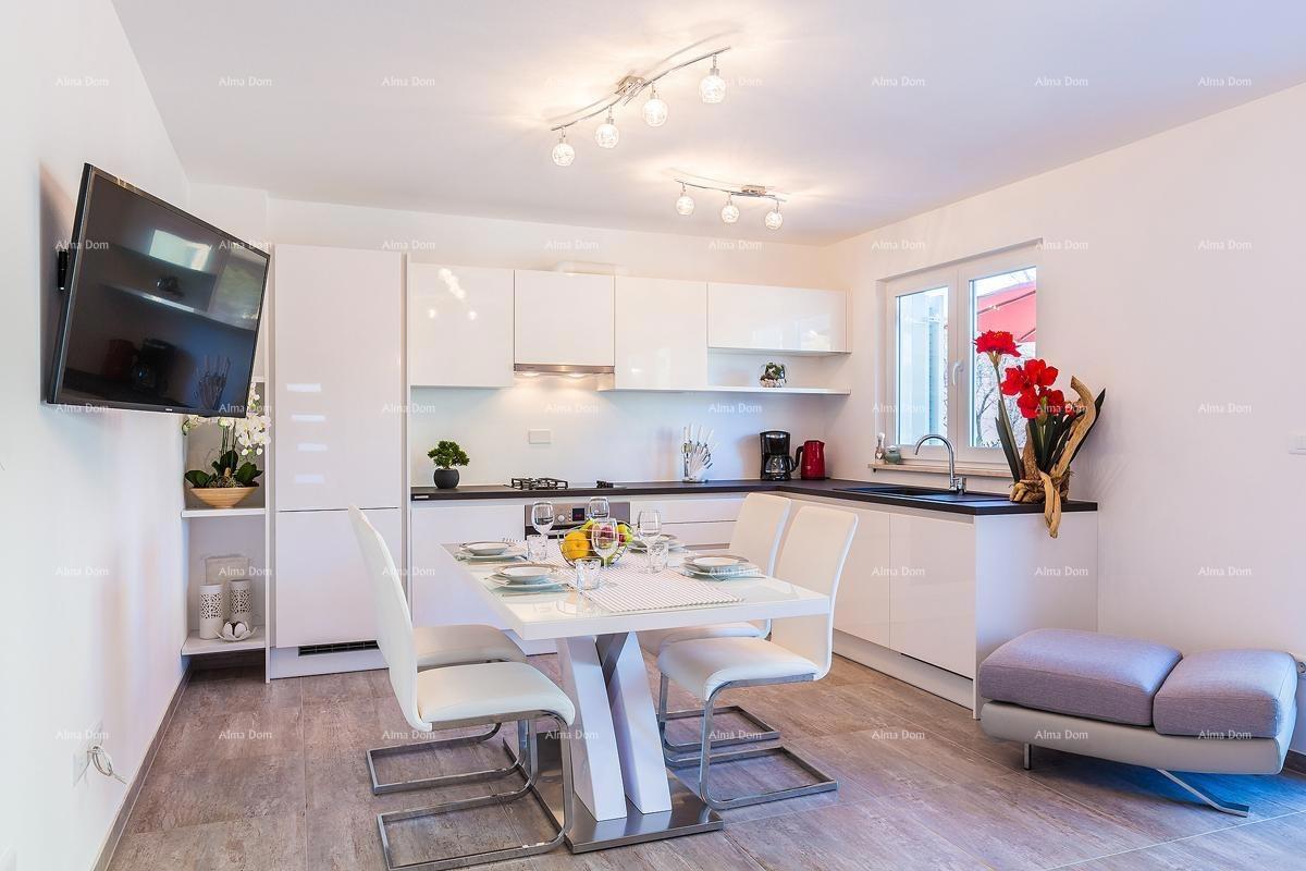 Medulin – casa con 2 appartamenti, a 100 m dalla spiaggia