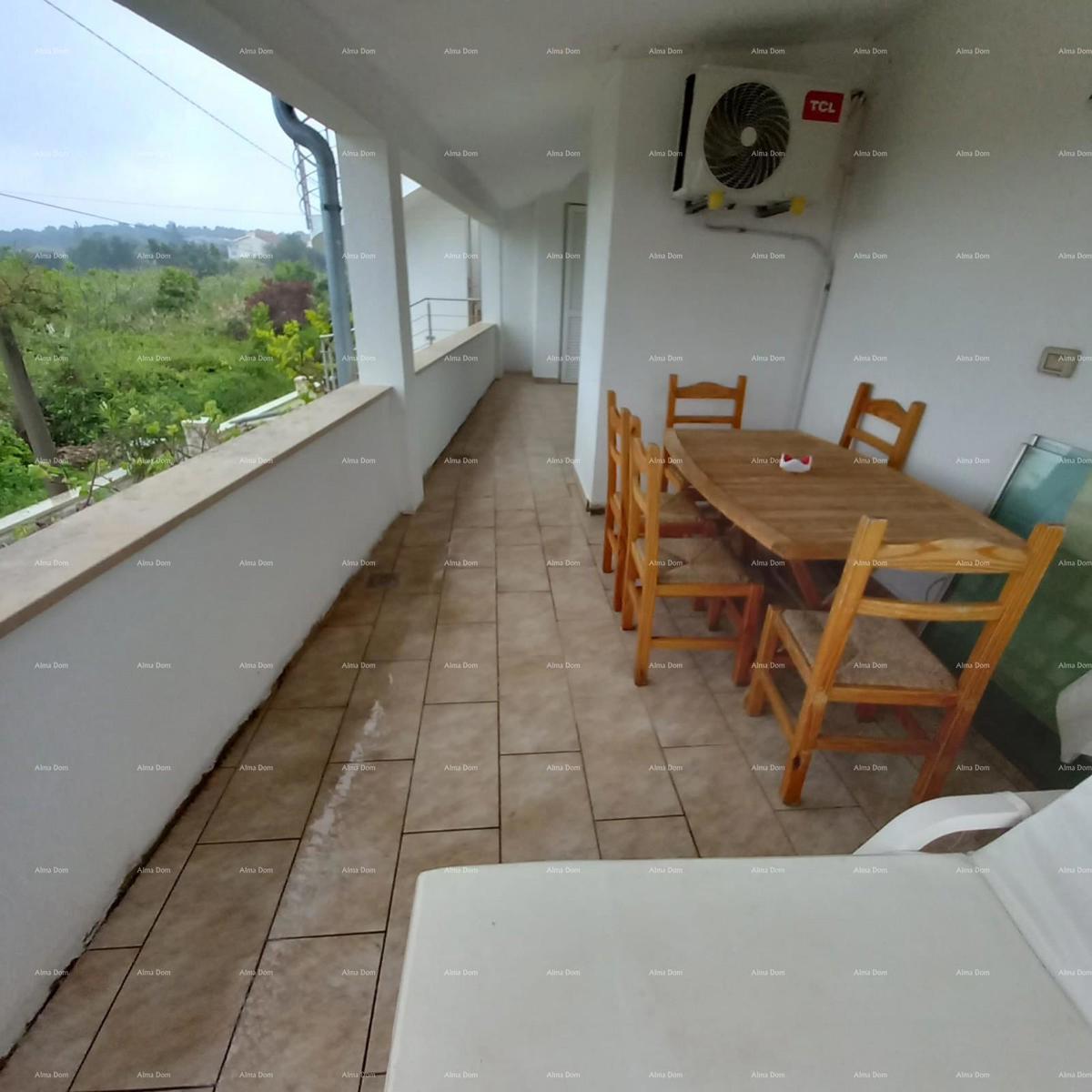 IN VENDITA – Casa con due appartamenti separati, Premantura