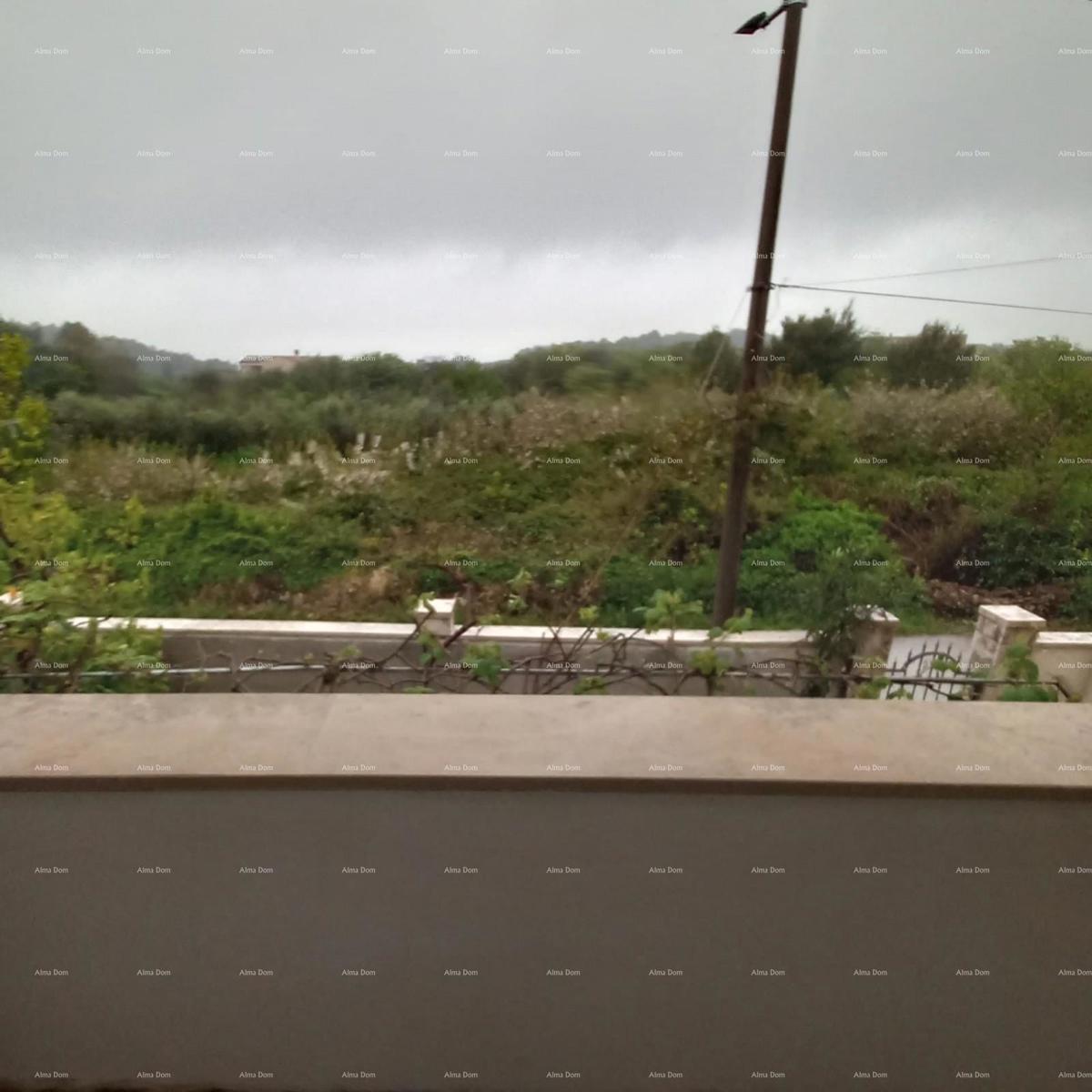 IN VENDITA – Casa con due appartamenti separati, Premantura