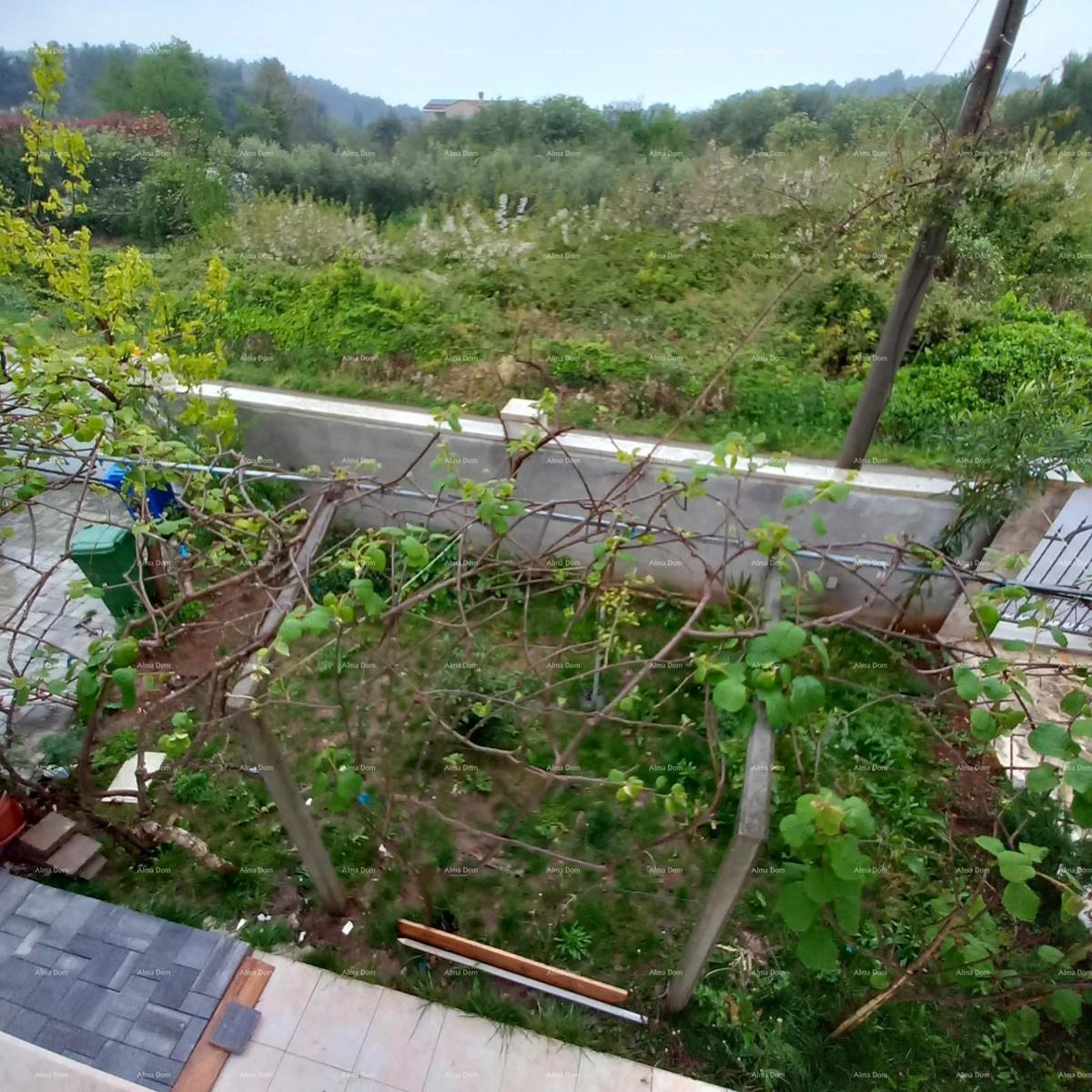 IN VENDITA – Casa con due appartamenti separati, Premantura