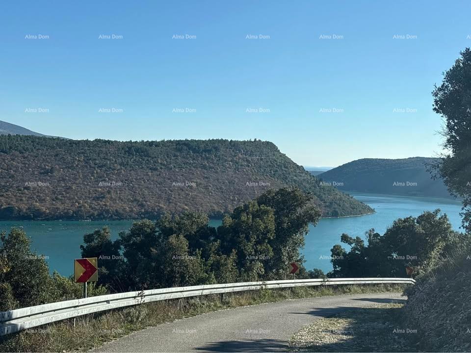 Terreno edificabile con permesso di costruzione definitivo – Barban