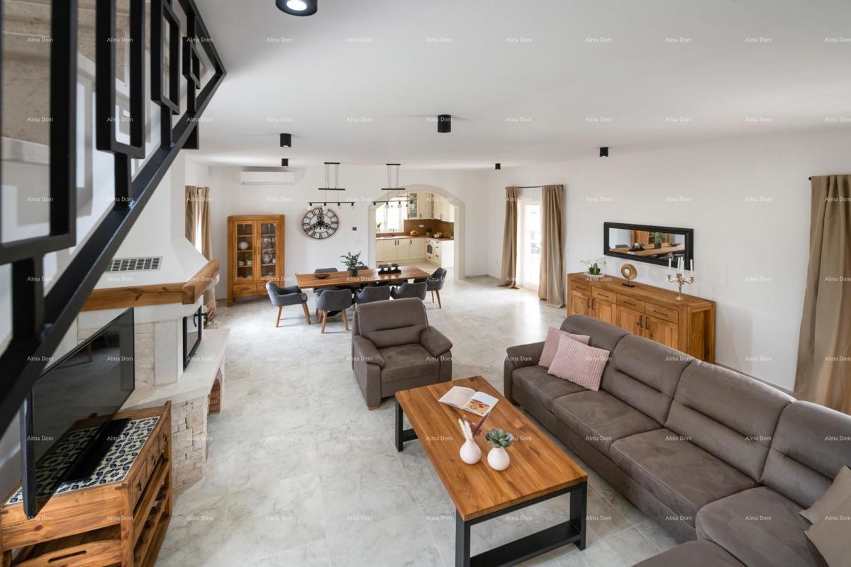 Vendita - villa di lusso con piscina e jacuzzi su ampio terreno, Marčana!