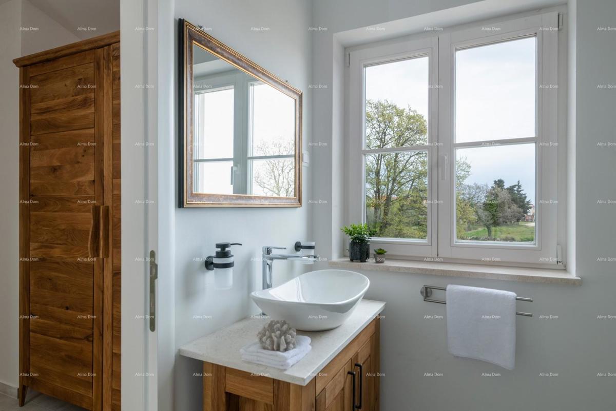 Vendita - villa di lusso con piscina e jacuzzi su ampio terreno, Marčana!