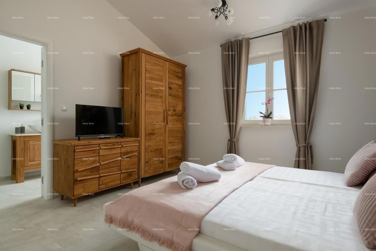 Vendita - villa di lusso con piscina e jacuzzi su ampio terreno, Marčana!