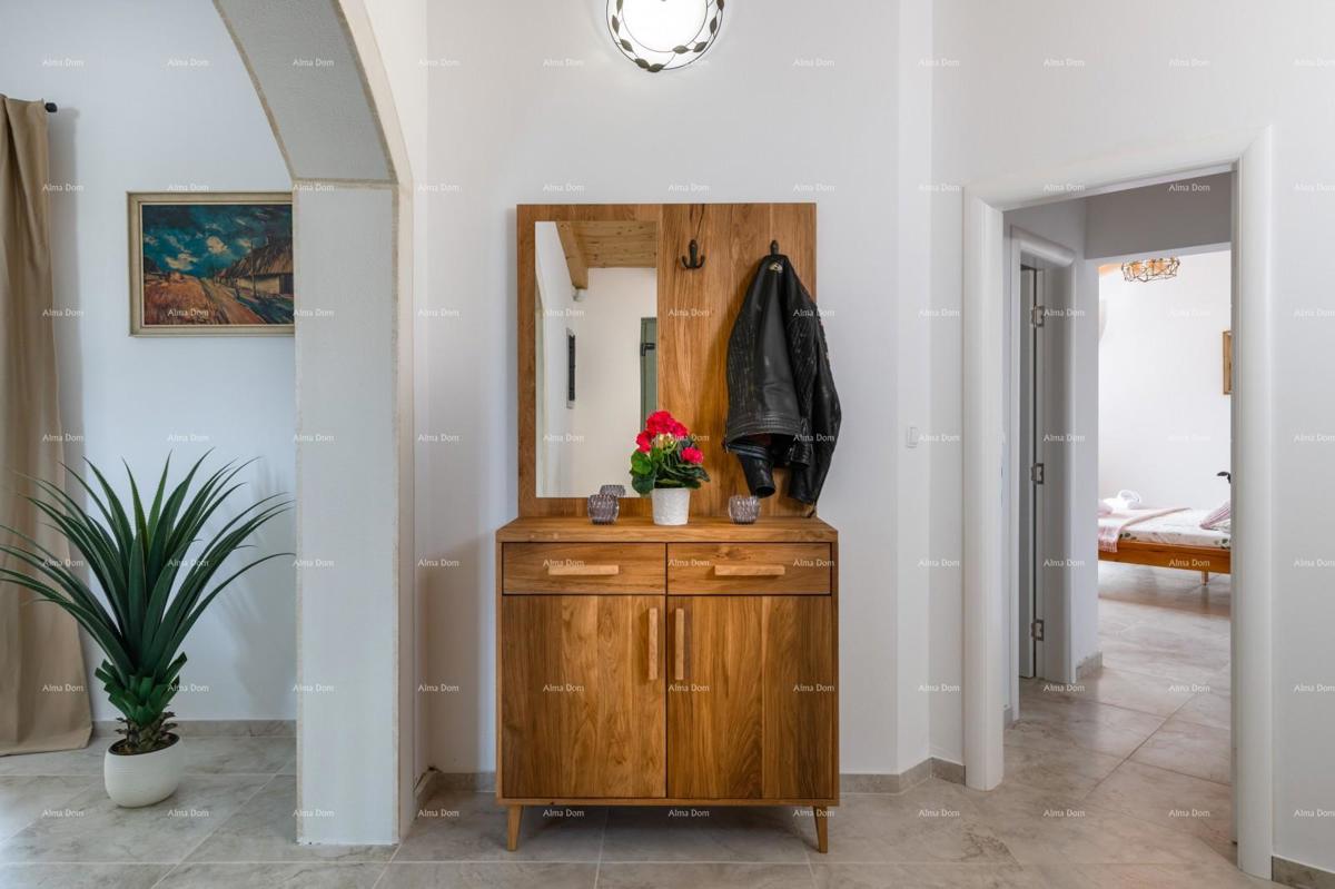 Vendita - villa di lusso con piscina e jacuzzi su ampio terreno, Marčana!