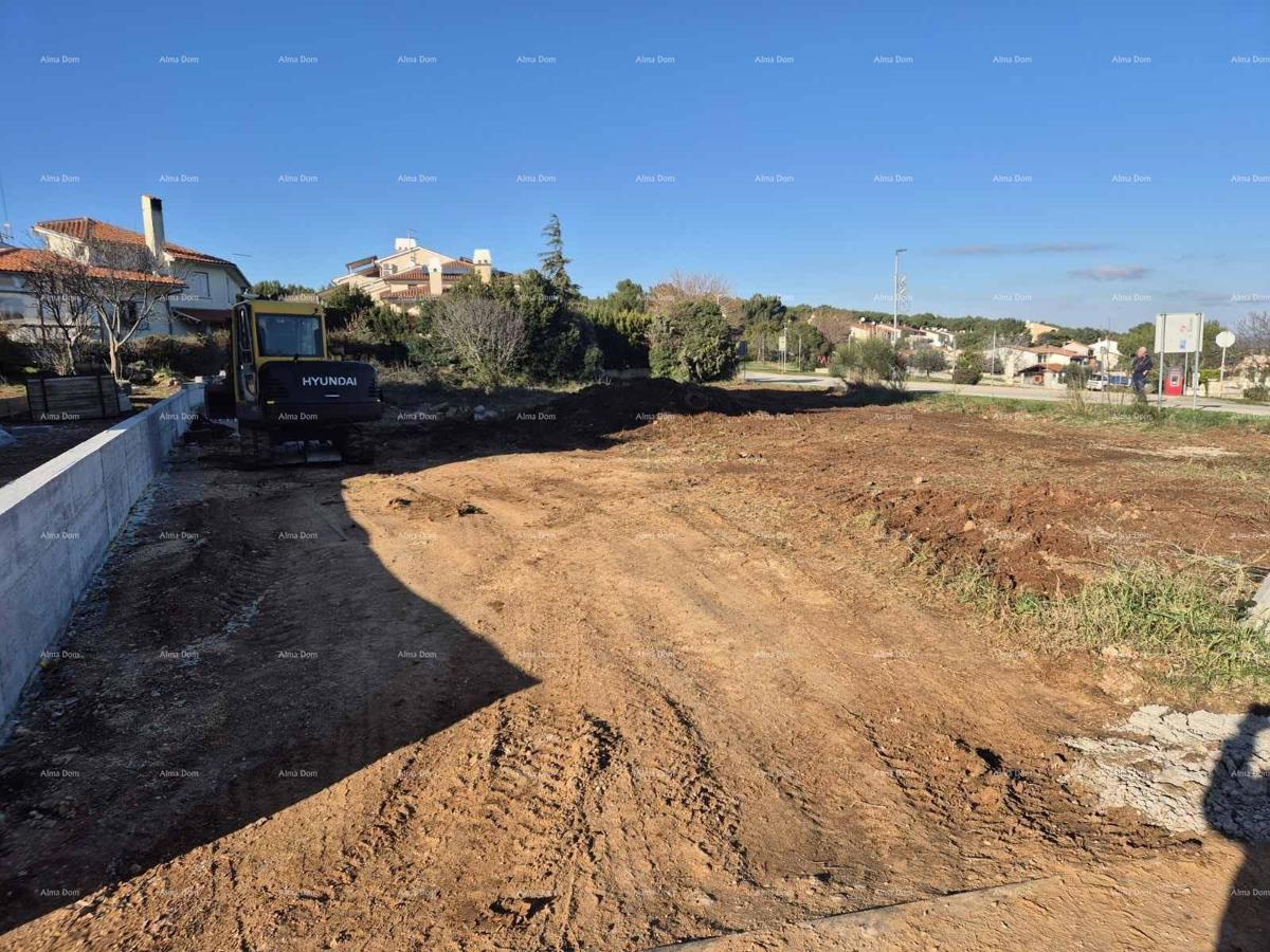 Un attraente terreno edificabile in vendita vicino al mare, Premantura