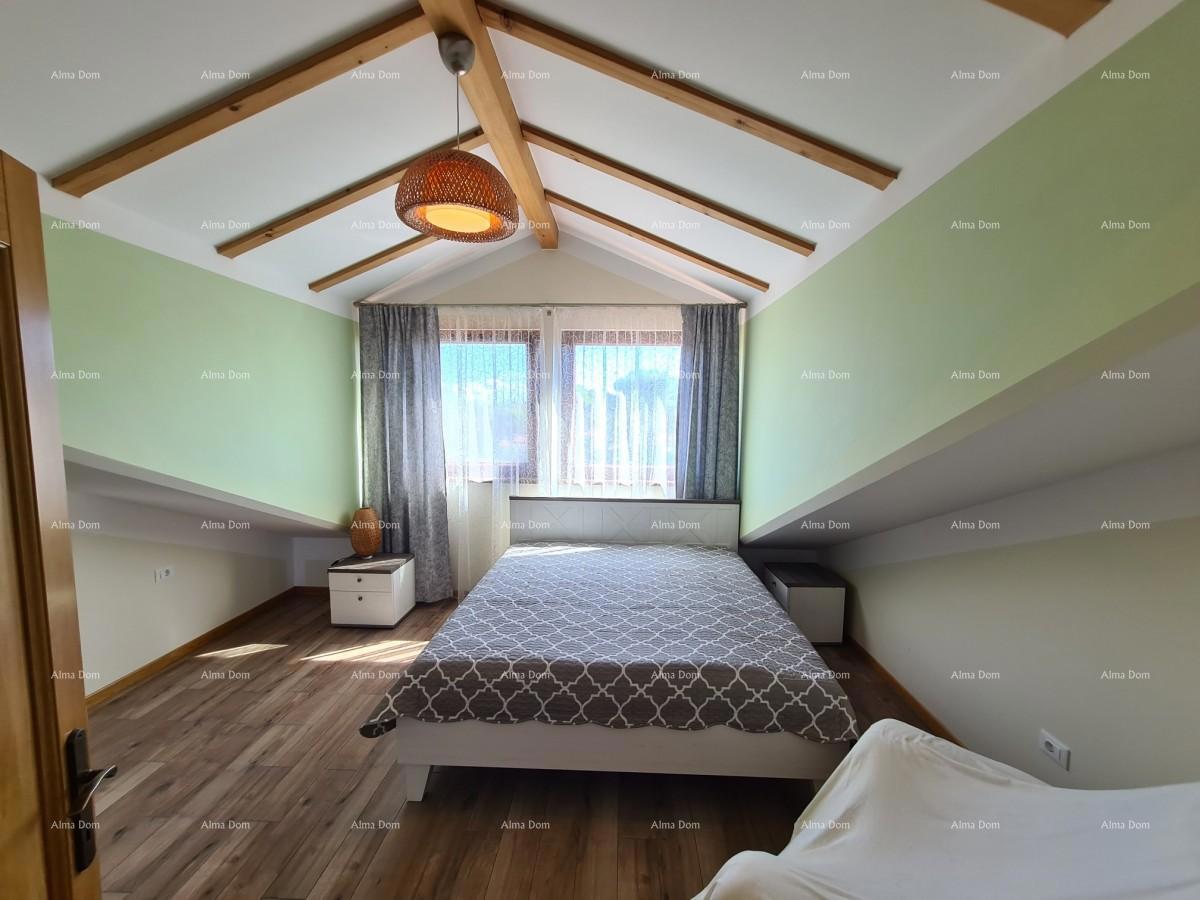 Appartamento su tre piani con terrazza sul tetto! A 100 metri dal mare.