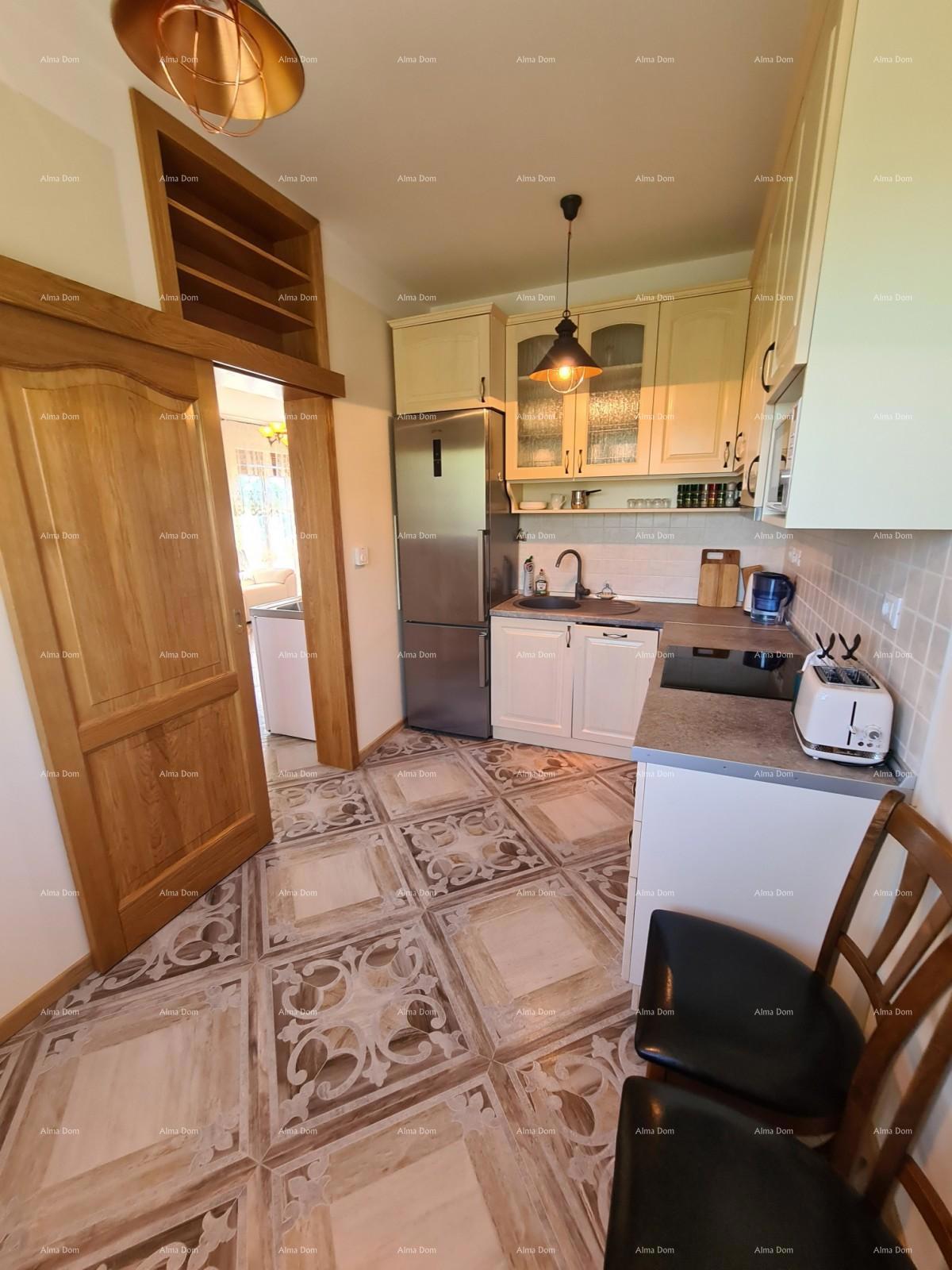 Appartamento su tre piani con terrazza sul tetto! A 100 metri dal mare.