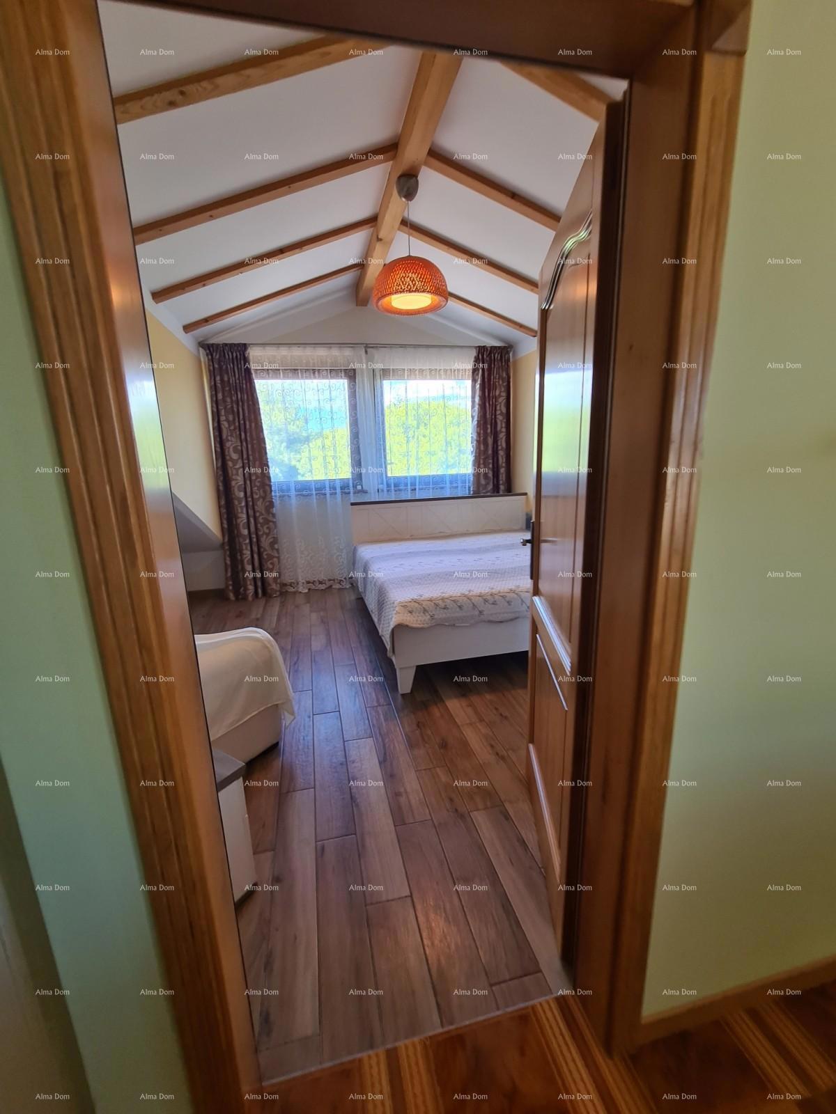 Appartamento su tre piani con terrazza sul tetto! A 100 metri dal mare.