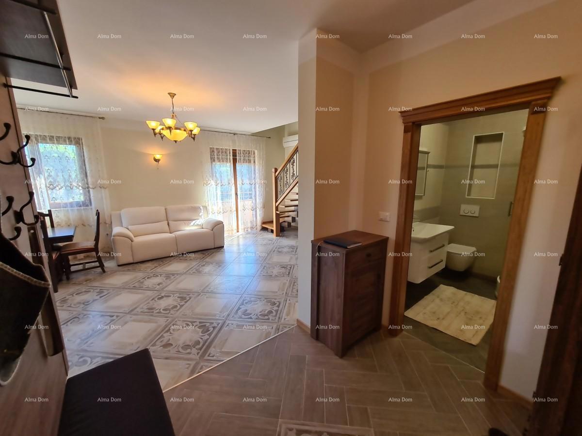 Appartamento su tre piani con terrazza sul tetto! A 100 metri dal mare.