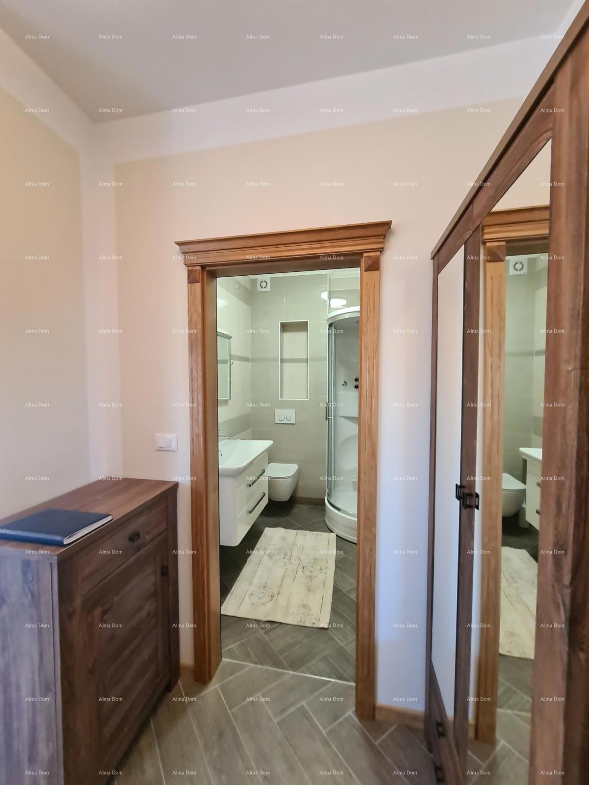 Appartamento su tre piani con terrazza sul tetto! A 100 metri dal mare.