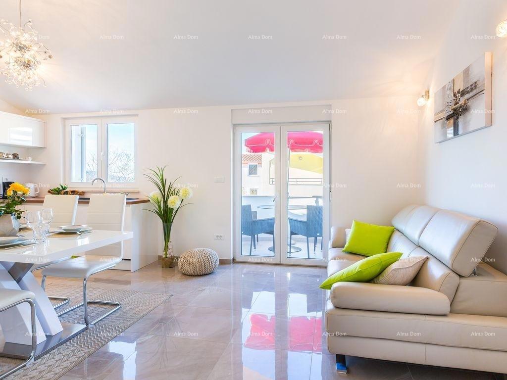 Medulin – casa con 2 appartamenti, a 100 m dalla spiaggia