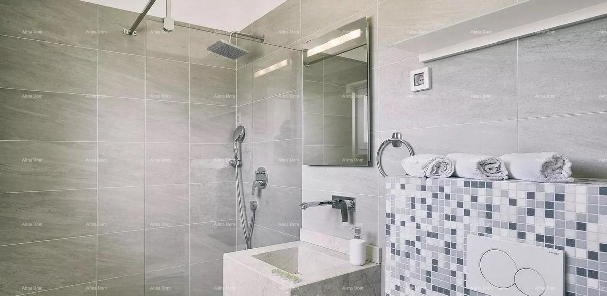 Vendita di bellissime ville con piscina in una posizione attraente, Pošesi, Medolino!  Community Verified icon