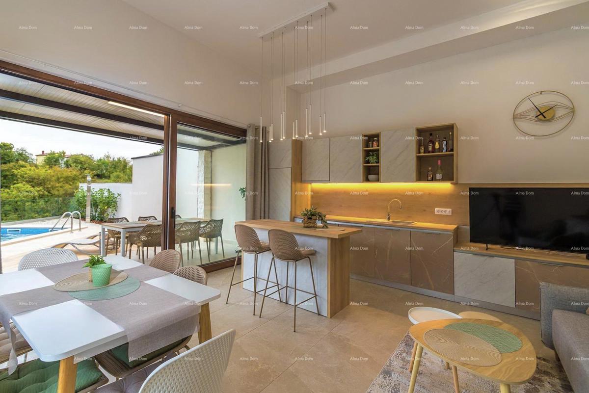 Moderna bifamiliare con piscina nella tranquilla Svetvinčento, ideale per vacanze o affitto!