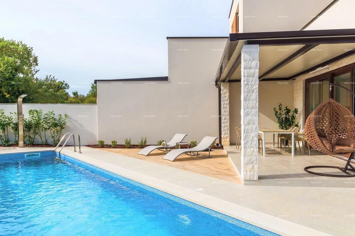 Moderna bifamiliare con piscina nella tranquilla Svetvinčento, ideale per vacanze o affitto!