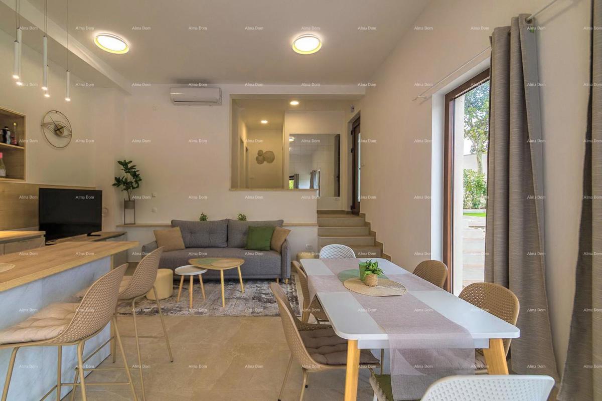 Moderna bifamiliare con piscina nella tranquilla Svetvinčento, ideale per vacanze o affitto!