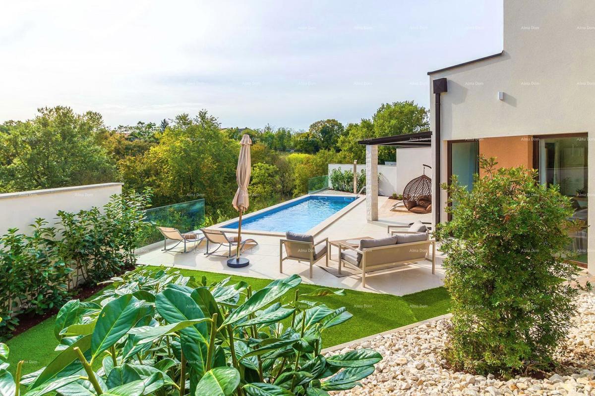 Moderna bifamiliare con piscina nella tranquilla Svetvinčento, ideale per vacanze o affitto!