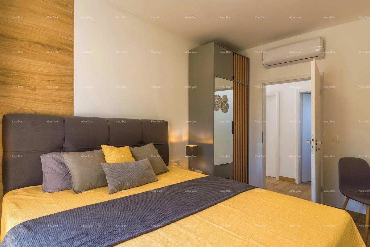 Moderna bifamiliare con piscina nella tranquilla Svetvinčento, ideale per vacanze o affitto!