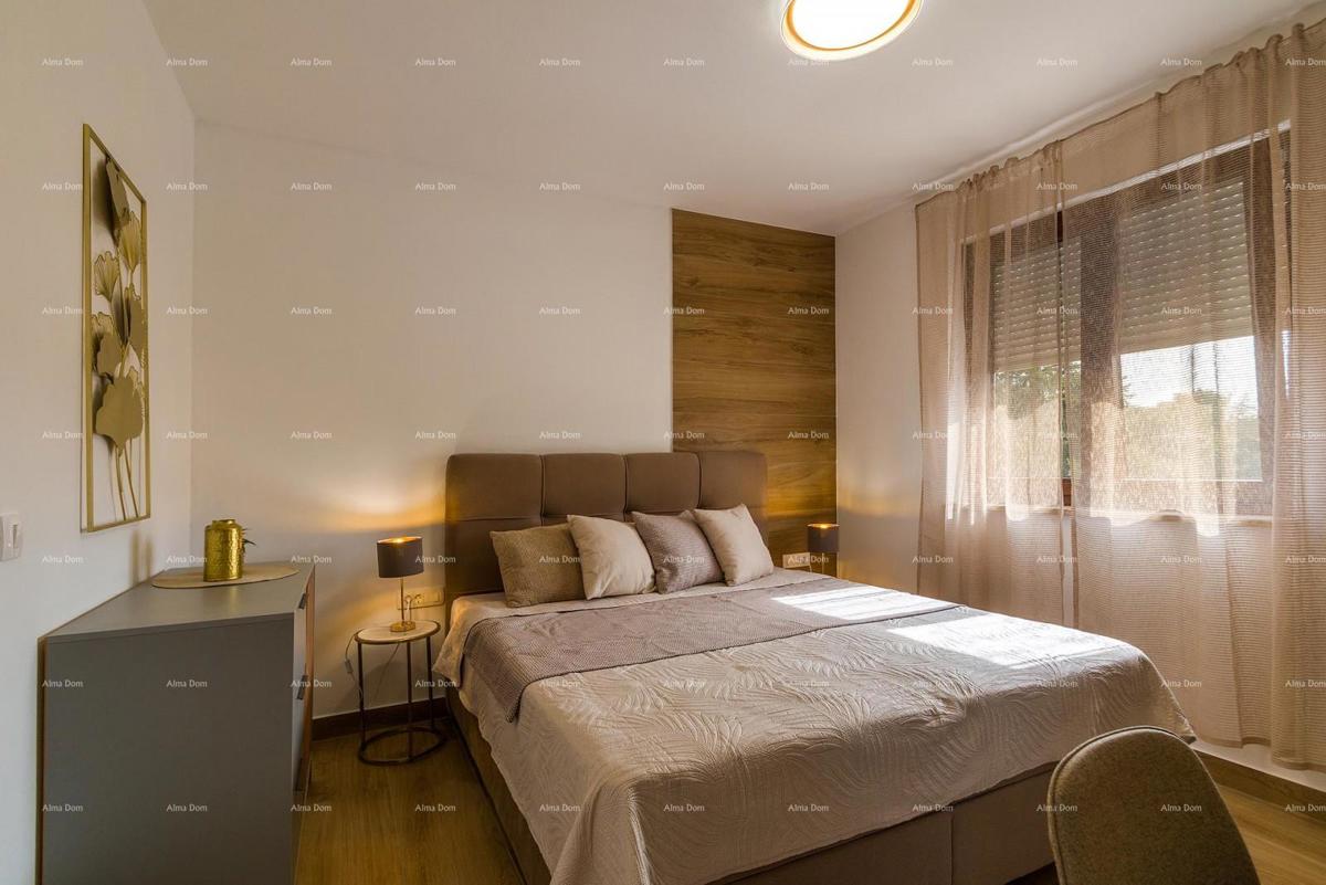 Moderna bifamiliare con piscina nella tranquilla Svetvinčento, ideale per vacanze o affitto!