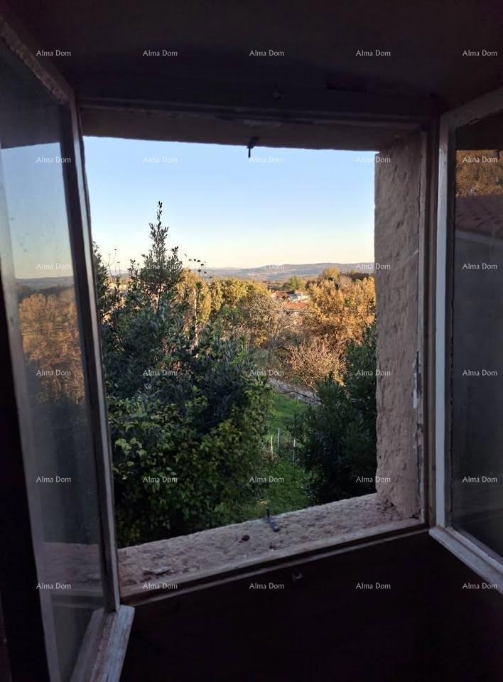 Antica casa in pietra con giardino, vicino a Pazin