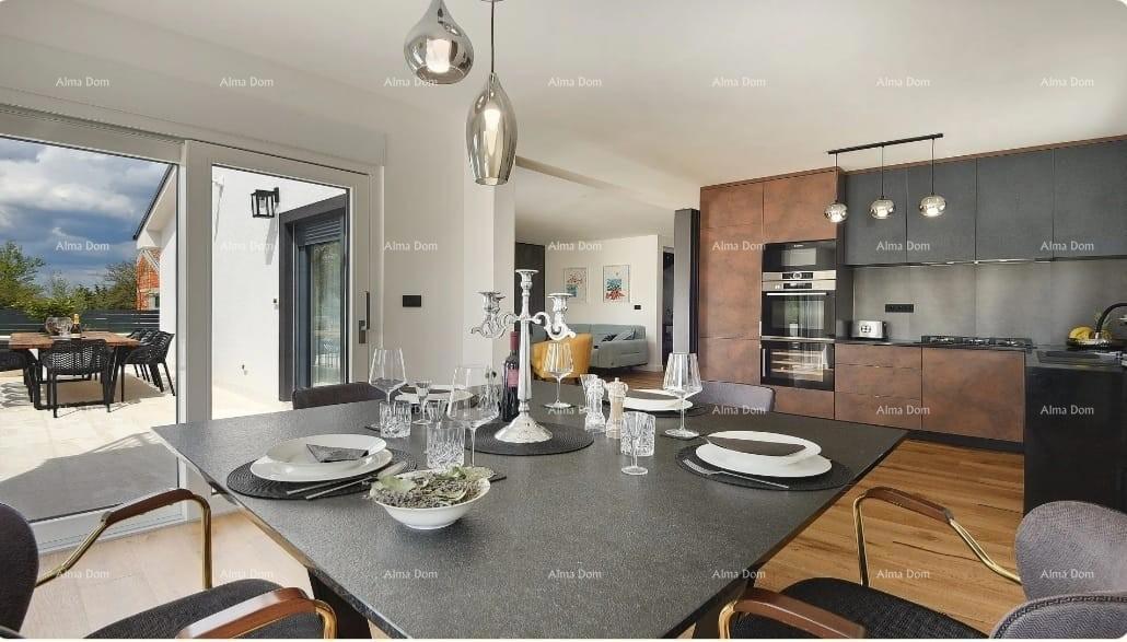 Meravigliosa casa moderna con piscina e garage, Krnica! Pronta per essere abitata subito!