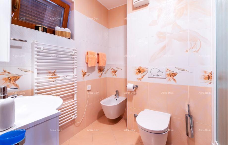 Rovigno – Appartamento con 2 camere da letto e posto auto in garage