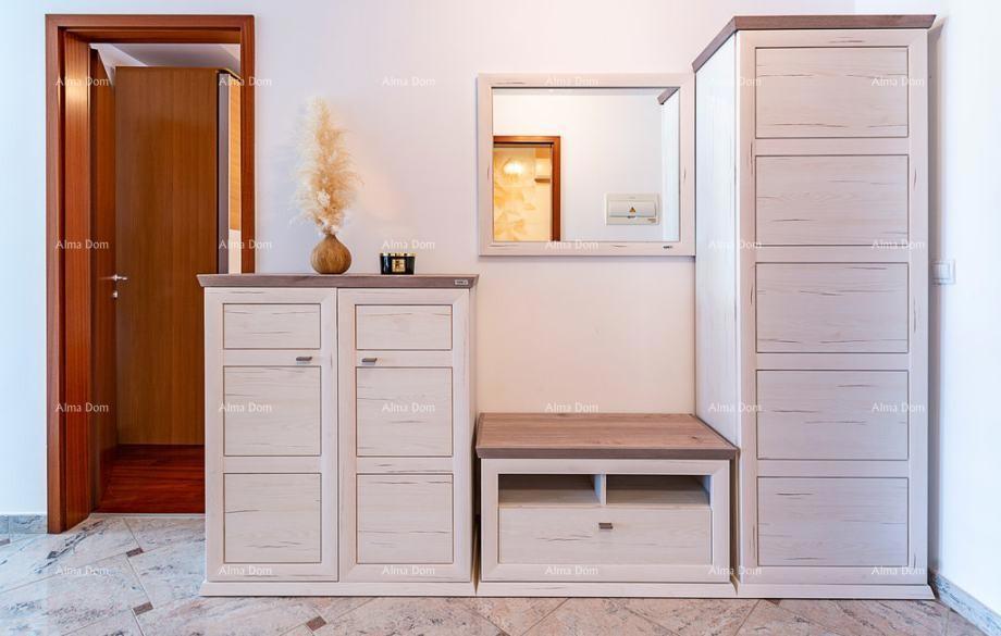 Rovigno – Appartamento con 2 camere da letto e posto auto in garage