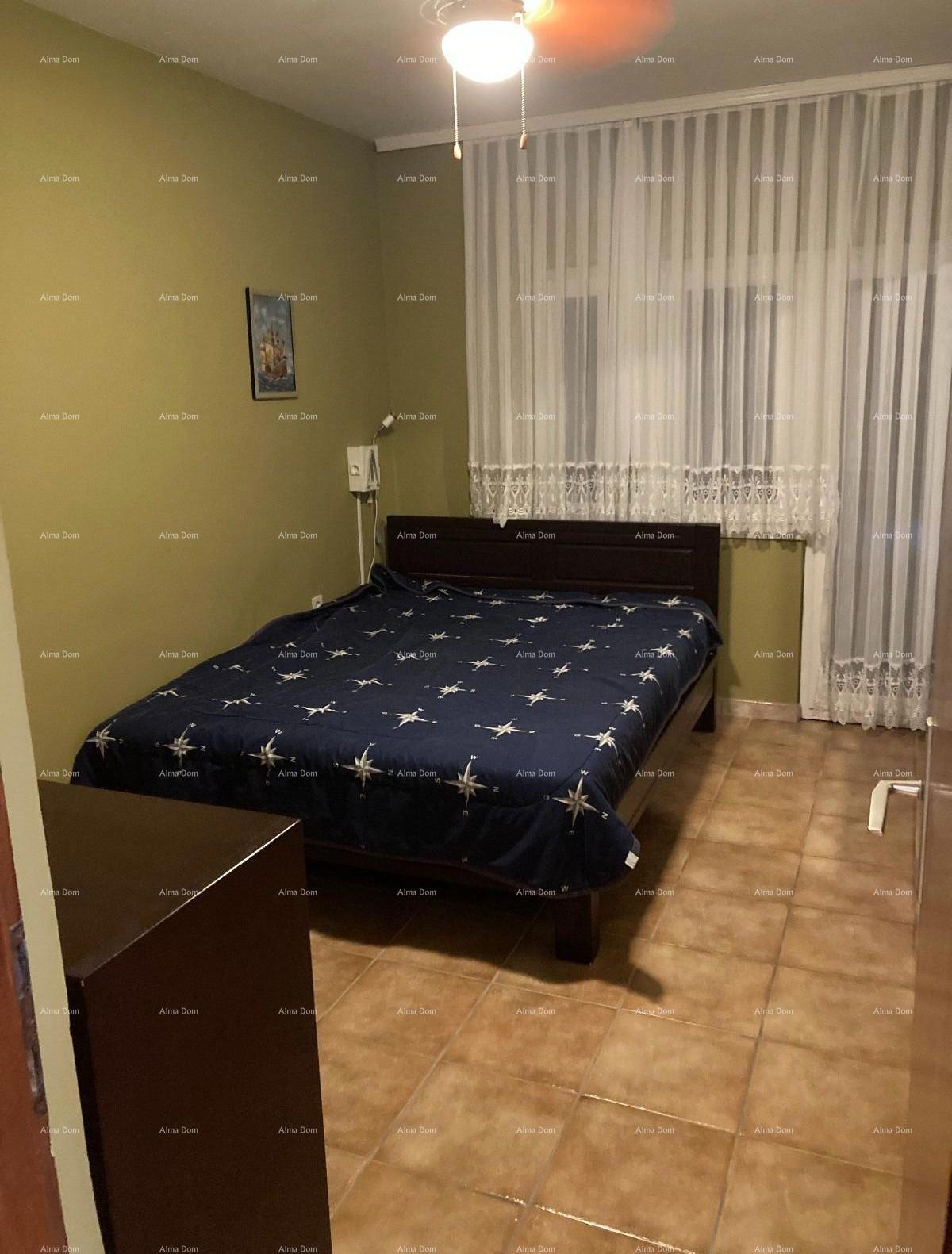 Vendita - Prima fila al mare! Moderna, spaziosa casa con 4 appartamenti separati, garage e ormeggio, Rogoznica.