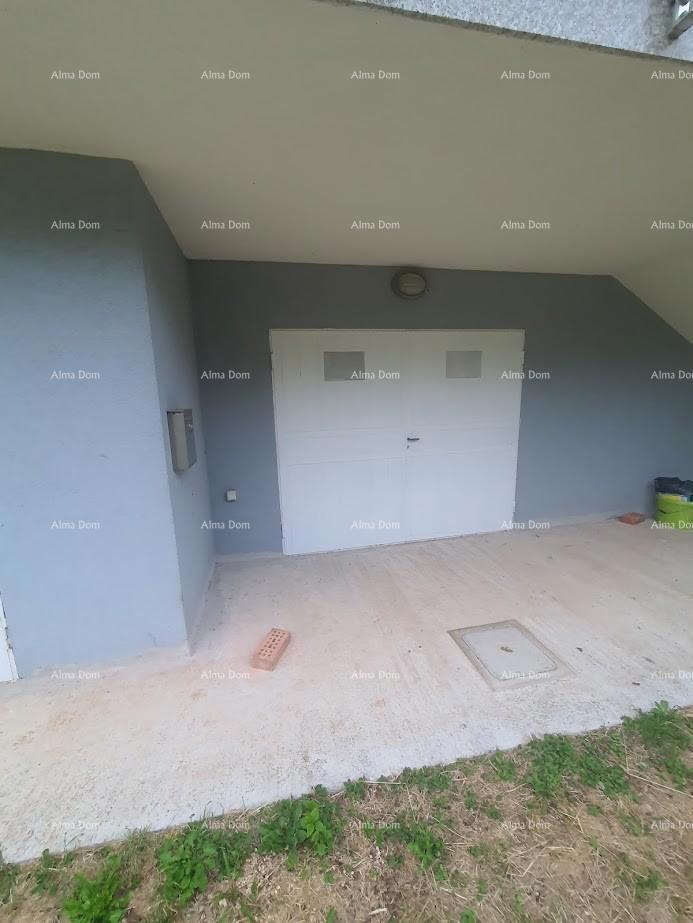 Casa familiare con garage, cantina e possibilità di acquisto di terreno aggiuntivo – 30 min da Pola