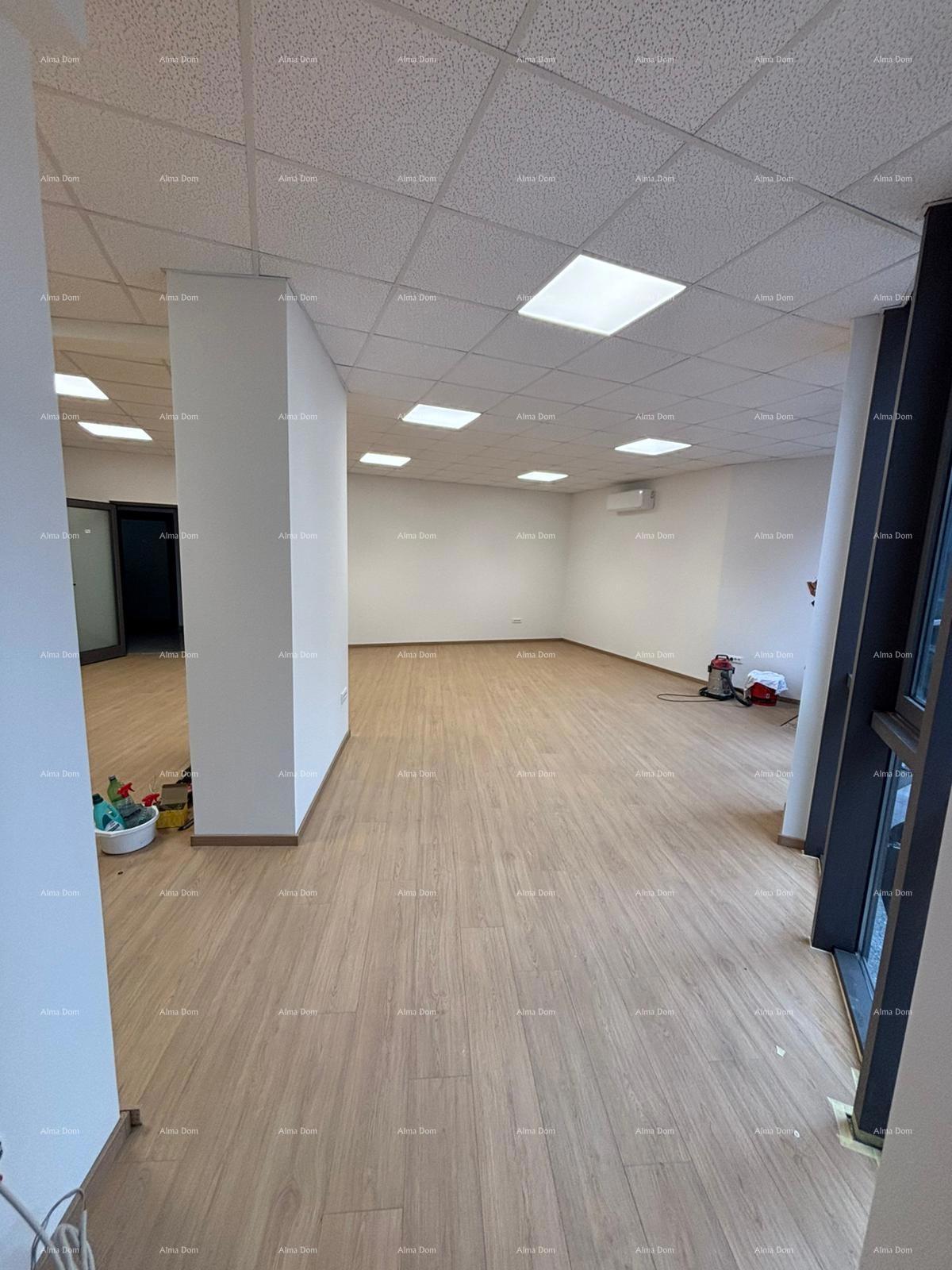 Nuovo spazio commerciale ristrutturato!