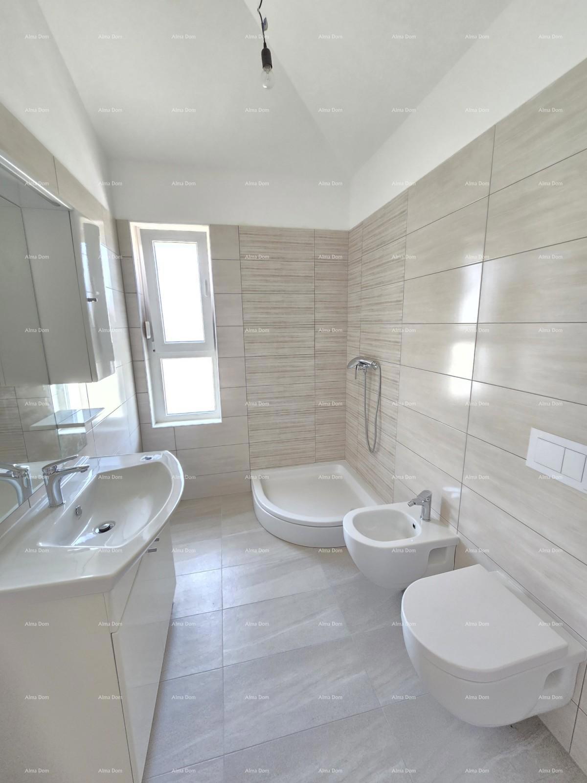 Ampio appartamento a Fažana, vicino al centro e al mare, perfetto per vivere o per una vacanza!