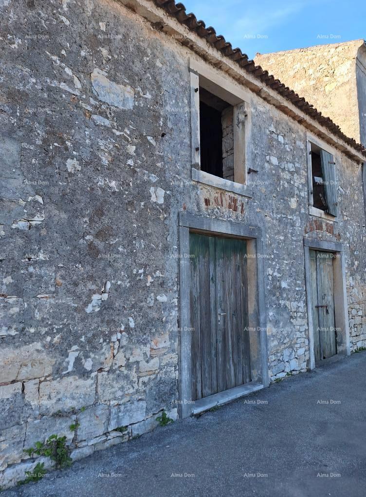 In vendita: Autentica casa in pietra con giardino – Vodnjan.