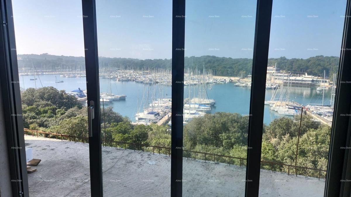 Appartamento di lusso con vista mare e posto auto, Pula, Veruda!
