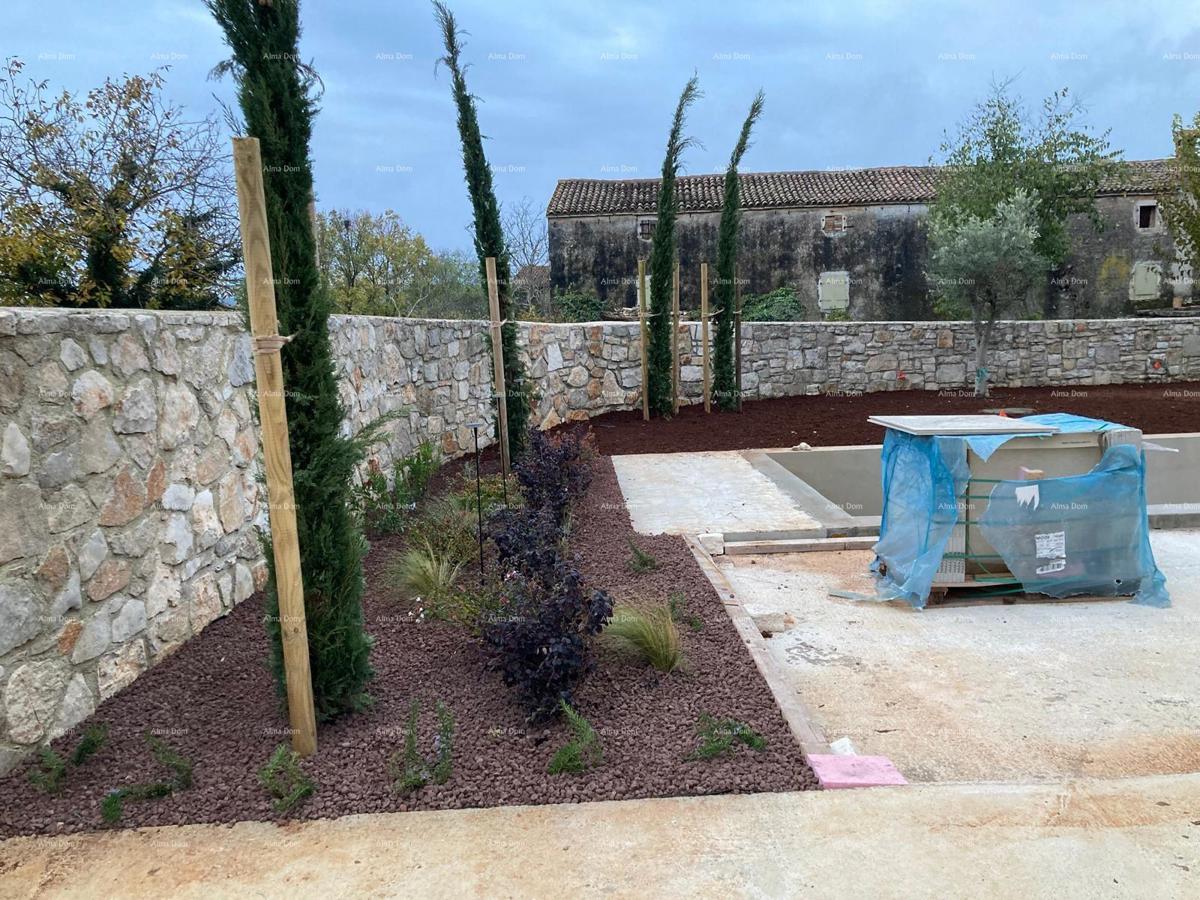 Casa in costruzione con piscina in vendita - Bale, dintorni