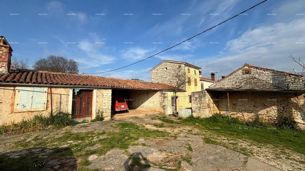 GALIŽANA - casa con diversi edifici e ottimo potenziale di ristrutturazione